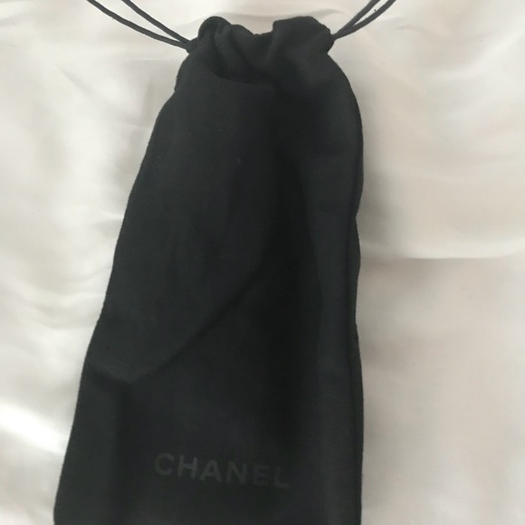 Authentic Chanel sunglass box and drawstring bag - Picture 2 of 4